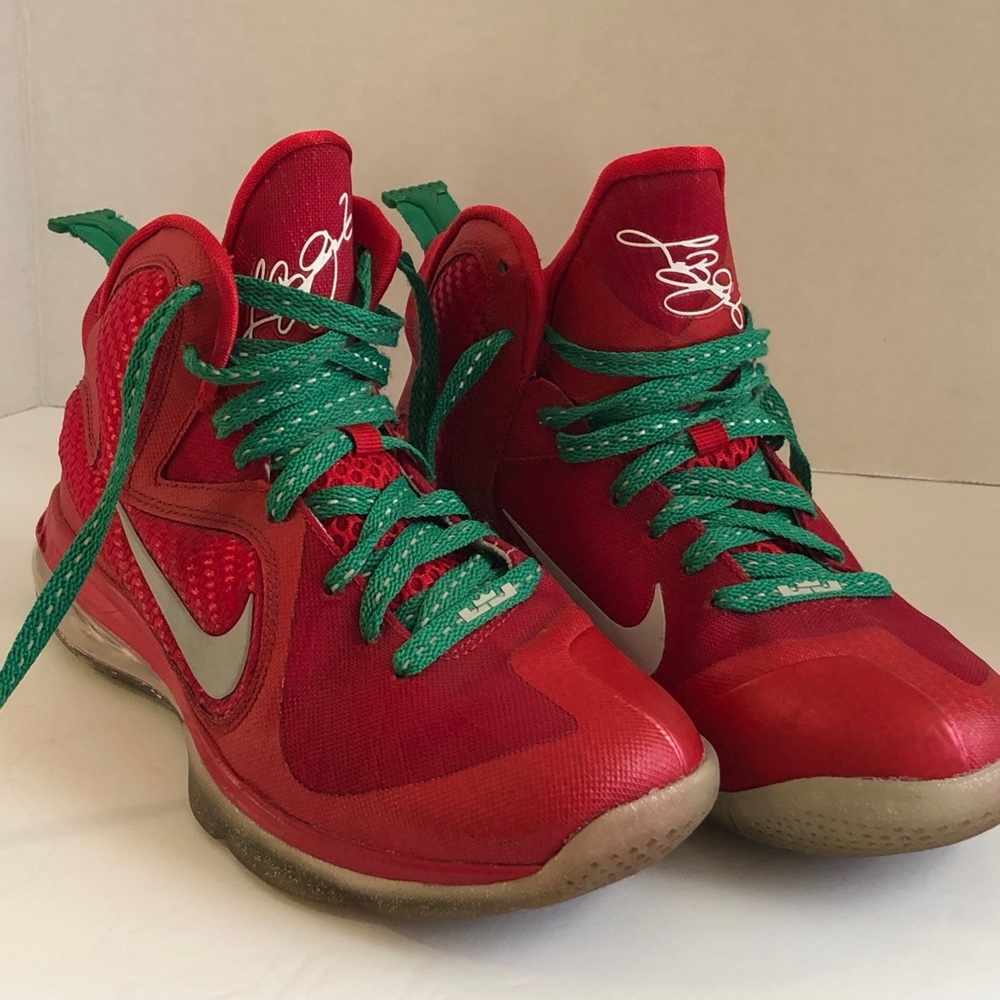 Nike Air Lebron IX 9 Youth Christmas Red Green 5Y
